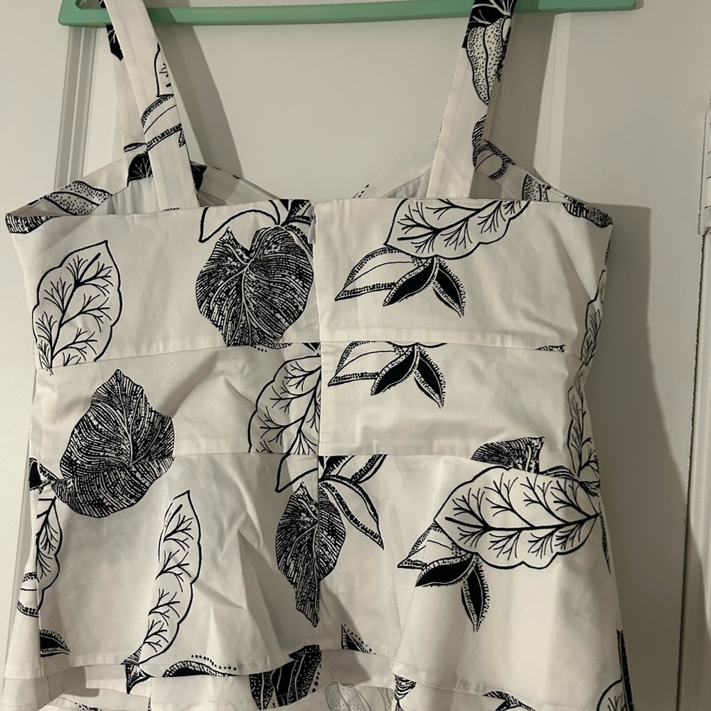 White House Black Market Monochrome Leaf Print Tank Top - Picture 5 of 7